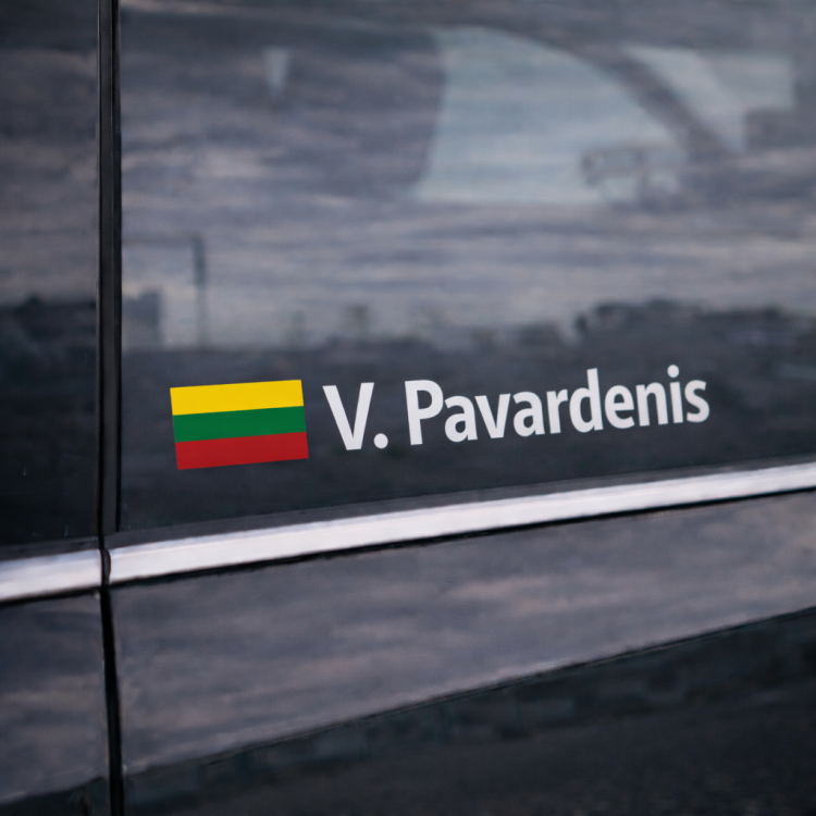 Pavardės lipdukas su Lietuvos trispalve